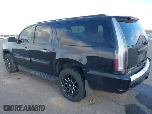 ✅ 2008 GMC Yukon XL SLT 4SB • VIN: 1GKFK16328R126710 • Лот: 43820120. Опубликован ранее на IAAI с пробегом 213 698 миль. Бесплатный доступ к архиву аукционных продаж из США и подробный отчёт об истории автомобиля на DreamBid. Изображение 3.
