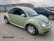 ✅ 2010 Volkswagen Beetle • VIN: 3VWPG3AG4AM011361 • Lot: 69147715. Wystawiony na Copart z przebiegiem 81 569 mil. Bezpłatny archiwum sprzedaży aukcyjnych z USA i szczegółowy raport historii pojazdu na DreamBid. Zdjęcie 4.