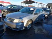 ✅ 2014 Dodge Avenger SE • VIN: 1C3CDZAB2EN226223 • Lot: 41416252. Wystawiony na IAAI z przebiegiem 85 175 mil. Bezpłatny archiwum sprzedaży aukcyjnych z USA i szczegółowy raport historii pojazdu na DreamBid. Zdjęcie 17.