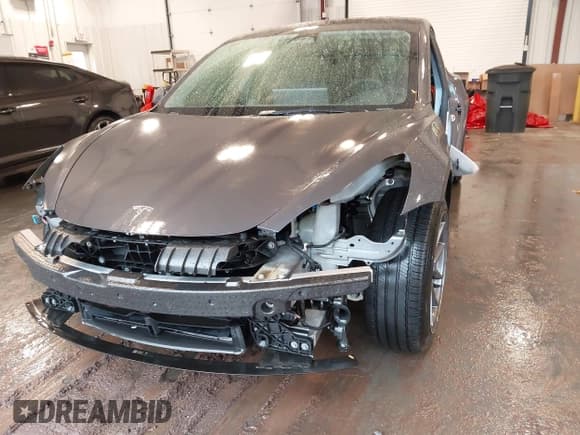 ✅ 2023 Tesla Model 3 • VIN: 5YJ3E1EA4PF688361 • Lot: 43562060. Wystawiony na IAAI z przebiegiem 26 908 mil. Bezpłatny archiwum sprzedaży aukcyjnych z USA i szczegółowy raport historii pojazdu na DreamBid. Zdjęcie 2.