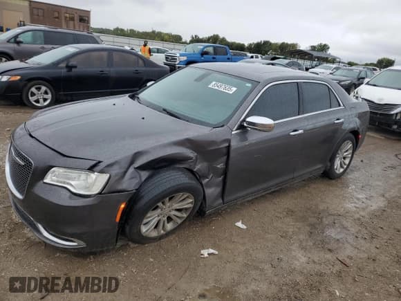 ✅ 2016 Chrysler 300 C • VIN: 2C3CCAEG8GH342371 • Лот: 85497635. Опубликован ранее на Copart с пробегом 131 533 миль. Бесплатный доступ к архиву аукционных продаж из США и подробный отчёт об истории автомобиля на DreamBid. Изображение 1.