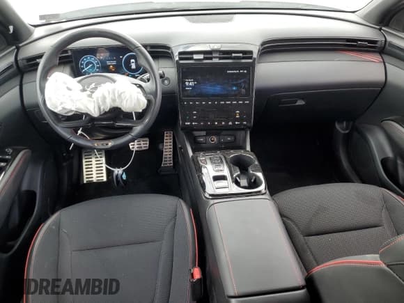 ✅ 2024 Hyundai Tucson N Line • VIN: KM8JFCD13RU166165 • Lot: 67902924. Wystawiony na Copart z przebiegiem 20 992 mil. Bezpłatny archiwum sprzedaży aukcyjnych z USA i szczegółowy raport historii pojazdu na DreamBid. Zdjęcie 8.