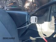 ✅ 2005 Chevrolet Silverado 2500HD LS • VIN: 1GCHK23U25F839031 • Lot: 41594750. Wystawiony na IAAI z przebiegiem 320 713 mil. Bezpłatny archiwum sprzedaży aukcyjnych z USA i szczegółowy raport historii pojazdu na DreamBid. Zdjęcie 11.