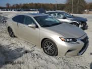 ✅ 2017 Lexus ES 350 • VIN: 58ABK1GG6HU050308 • Лот: 92719365. Опубликован ранее на Copart с пробегом 125 484 миль. Бесплатный доступ к архиву аукционных продаж из США и подробный отчёт об истории автомобиля на DreamBid. Изображение 4.