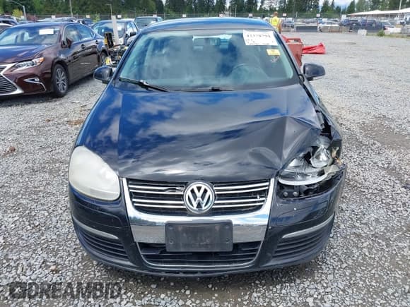 ✅ 2009 Volkswagen Jetta SE • VIN: 3VWRZ71KX9M128808 • Lot: 42378792. Listed on IAAI with 215,537 mi. Free auction sales archive from the USA and detailed vehicle history report at DreamBid. Image 12.