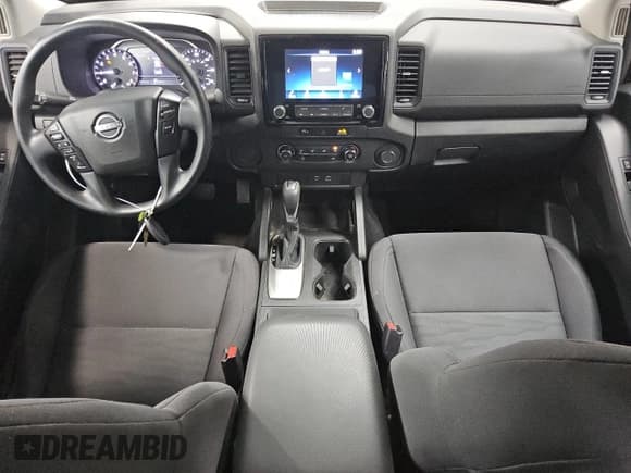 ✅ 2024 Nissan Frontier S • VIN: 1N6ED1CL6RN639101 • Lot: 93077615. Wystawiony na Copart z przebiegiem 17 672 mil. Bezpłatny archiwum sprzedaży aukcyjnych z USA i szczegółowy raport historii pojazdu na DreamBid. Zdjęcie 8.