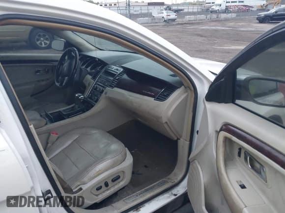 ✅ 2011 Ford Taurus Limited • VIN: 1FAHP2FW0BG102422 • Lot: 43311875. Listed on IAAI with 241,185 mi. Free auction sales archive from the USA and detailed vehicle history report at DreamBid. Image 5.