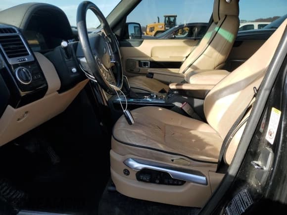 ✅ 2010 Land Rover Range Rover HSE Lux • VIN: SALMF1D40AA327635 • Lot: 91529335. Wystawiony na Copart z przebiegiem 185 714 mil. Bezpłatny archiwum sprzedaży aukcyjnych z USA i szczegółowy raport historii pojazdu na DreamBid. Zdjęcie 7.