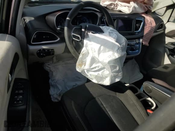 ✅ 2020 Chrysler Voyager L • VIN: 2C4RC1AG4LR232739 • Lot: 90794835. Wystawiony na Copart z przebiegiem 54 843 mil. Bezpłatny archiwum sprzedaży aukcyjnych z USA i szczegółowy raport historii pojazdu na DreamBid. Zdjęcie 8.