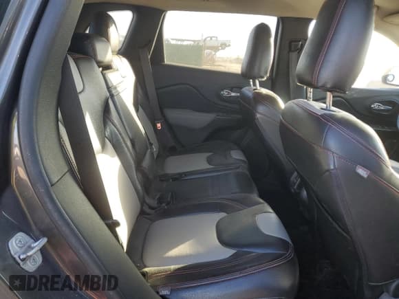 ✅ 2014 Jeep Cherokee Latitude • VIN: 1C4PJLCB9EW212958 • Lot: 82667645. Listed on Copart with 174,188 mi. Free auction sales archive from the USA and detailed vehicle history report at DreamBid. Image 11.