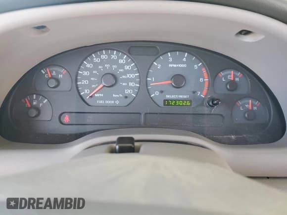 ✅ 2004 Ford Mustang Standard • VIN: 1FAFP40654F238274 • Lot: 92046565. Listed on Copart with 172,302 mi. Free auction sales archive from the USA and detailed vehicle history report at DreamBid. Image 9.