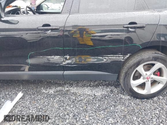 ✅ 2017 Jaguar F-Pace 35t Premium • VIN: SADCJ2BV6HA075293 • Lot: 42839085. Wystawiony na IAAI z przebiegiem 103 501 mil. Bezpłatny archiwum sprzedaży aukcyjnych z USA i szczegółowy raport historii pojazdu na DreamBid. Zdjęcie 6.