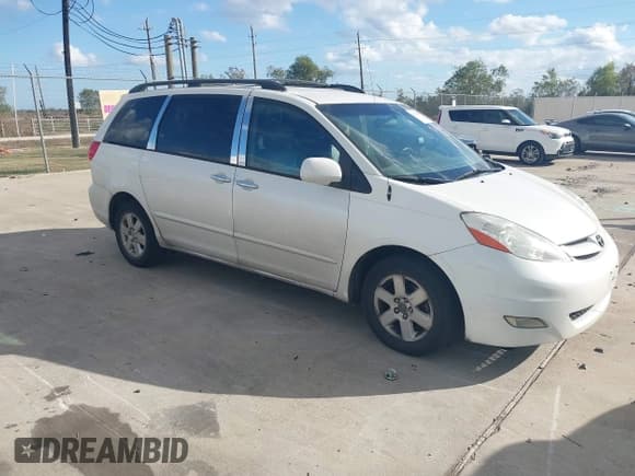 ✅ 2009 Toyota Sienna XLE • VIN: 5TDZK22C19S252404 • Lot: 43652839. Listed on IAAI with 196,478 mi. Free auction sales archive from the USA and detailed vehicle history report at DreamBid. Image 6.