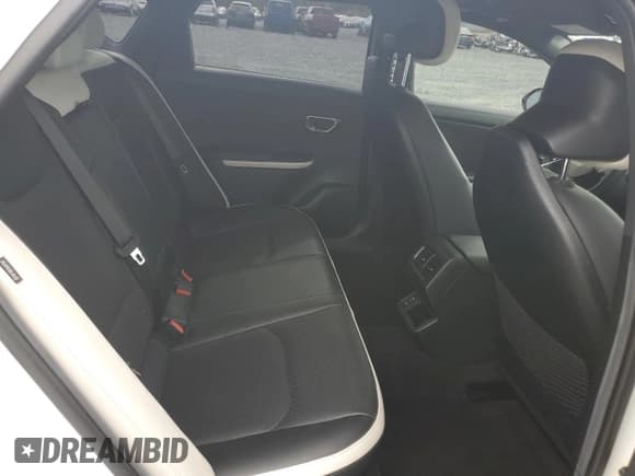 ✅ 2025 Kia K4 GT-Line Turbo • VIN: 3KPFW4DC0SE094105 • Lot: 70742525. Listed on Copart with 8,504 mi. Free auction sales archive from the USA and detailed vehicle history report at DreamBid. Image 10.