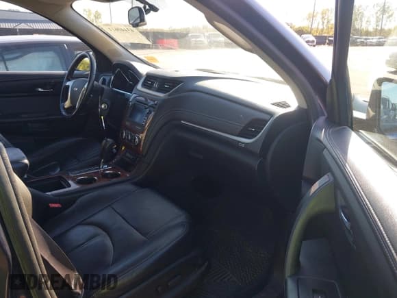 ✅ 2014 Chevrolet Traverse LT • VIN: 1GNKRHKD4EJ158914 • Lot: 43440611. Listed on IAAI with 137,402 mi. Free auction sales archive from the USA and detailed vehicle history report at DreamBid. Image 5.