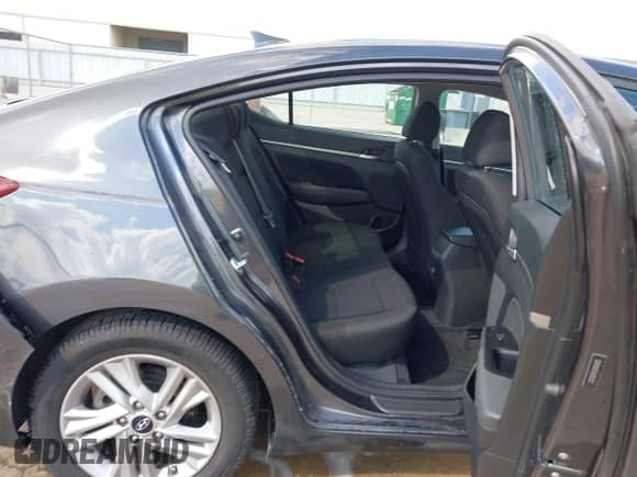 2020 Hyundai Elantra SEL с VIN 5NPD84LFXLH557572, выставлен на аукционе IAAI как лот 43443960 с пробегом 76 831 миль миль и . История ставок и продаж доступна на DreamBid. Изображение 8.