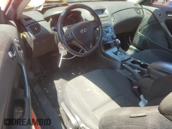 ✅ 2012 Hyundai Genesis Coupe 2.0T • VIN: KMHHT6KD4CU070767 • Lot: 59059055. Wystawiony na Copart z przebiegiem 105 659 mil. Bezpłatny archiwum sprzedaży aukcyjnych z USA i szczegółowy raport historii pojazdu na DreamBid. Zdjęcie 8.