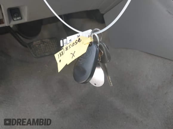 ✅ 2010 Toyota Tacoma PreRunner • VIN: 3TMJU4GN9AM098977 • Lot: 42642799. Listed on IAAI with 206,056 mi. Free auction sales archive from the USA and detailed vehicle history report at DreamBid. Image 11.