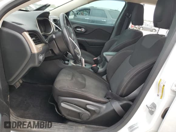 ✅ 2015 Jeep Cherokee Latitude • VIN: 1C4PJMCS9FW648488 • Lot: 71510225. Wystawiony na Copart z przebiegiem 156 788 mil. Bezpłatny archiwum sprzedaży aukcyjnych z USA i szczegółowy raport historii pojazdu na DreamBid. Zdjęcie 7.