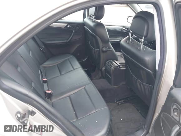 ✅ 2005 Mercedes-Benz C 230 Kompressor • VIN: WDBRF40J15F688423 • Lot: 41906317. Wystawiony na IAAI z przebiegiem 151 261 mil. Bezpłatny archiwum sprzedaży aukcyjnych z USA i szczegółowy raport historii pojazdu na DreamBid. Zdjęcie 8.