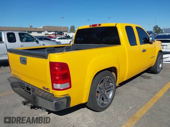 2008 GMC Sierra 1500 SLE1 with VIN 1GTEK19C68Z219801, listed as a IAAI auction lot 43472446 with 200,189 mi miles and . Bid and sale history available at DreamBid. Image 4.
