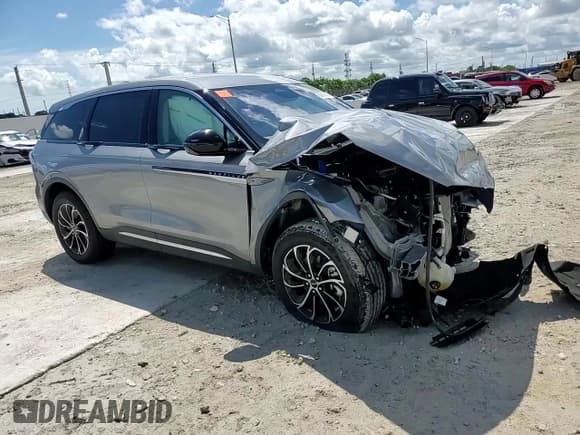 ✅ 2025 Lincoln Nautilus Premiere • VIN: 5LMPJ8JA2SJ946530 • Lot: 80433005. Listed on Copart with Not provided. Free auction sales archive from the USA and detailed vehicle history report at DreamBid. Image 13.