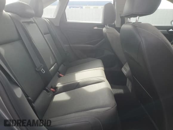 ✅ 2019 Volkswagen Jetta S • VIN: 3VWC57BU0KM124046 • Лот: 50142725. Опубликован ранее на Copart с пробегом 77 570 миль. Бесплатный доступ к архиву аукционных продаж из США и подробный отчёт об истории автомобиля на DreamBid. Изображение 10.