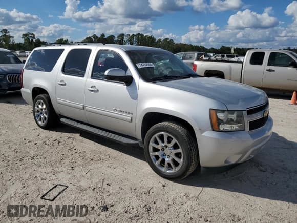 ✅ 2011 Chevrolet Suburban LS • VIN: 1GNSCHE08BR238949 • Lot: 74702004. Wystawiony na Copart z przebiegiem 147 451 mil. Bezpłatny archiwum sprzedaży aukcyjnych z USA i szczegółowy raport historii pojazdu na DreamBid. Zdjęcie 4.