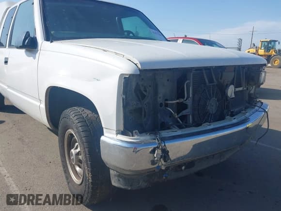 ✅ 1998 GMC Sierra 2500 • VIN: 1GTGC29J1WE529918 • Лот: 42417638. Опубликован ранее на IAAI с пробегом 110 854 миль. Бесплатный доступ к архиву аукционных продаж из США и подробный отчёт об истории автомобиля на DreamBid. Изображение 15.