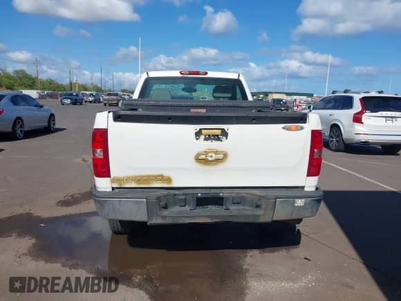 2009 Chevrolet Silverado 1500 Work Truck z VIN 1GCEC14X99Z146237, wystawiony jako IAAI lot #42499184 z przebiegiem 174 843 mil mil oraz . Historia ofert i sprzedaży dostępna na DreamBid. Obrazek 16.