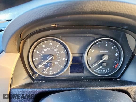 ✅ 2014 BMW X1 sDrive28i • VIN: WBAVM1C5XEVW50985 • Lot: 91882965. Wystawiony na Copart z przebiegiem Nie podano. Bezpłatny archiwum sprzedaży aukcyjnych z USA i szczegółowy raport historii pojazdu na DreamBid. Zdjęcie 9.