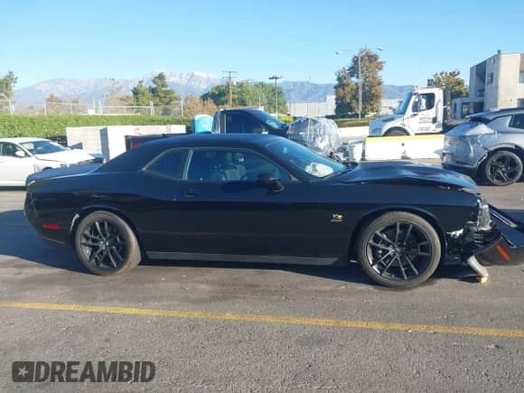 ✅ 2020 Dodge Challenger R/T Scat Pack • VIN: 2C3CDZFJ9LH218979 • Lot: 43460386. Wystawiony na IAAI z przebiegiem 50 665 mil mil. Skorzystaj z bezpłatnego archiwum sprzedaży aukcyjnych z USA i zobacz szczegółowy raport historii pojazdu na DreamBid. Zdjęcie 13.