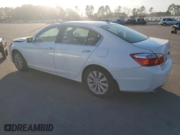 ✅ 2014 Honda Accord EX-L • VIN: 1HGCR3F89EA012684 • Lot: 92913975. Listed on Copart with 134,657 mi. Free auction sales archive from the USA and detailed vehicle history report at DreamBid. Image 2.