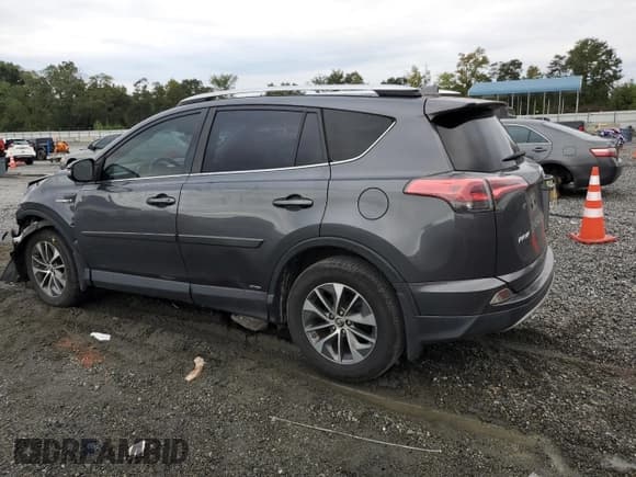 ✅ 2016 Toyota RAV4 XLE • VIN: JTMRJREVXGD030932 • Lot: 81705065. Listed on Copart with 92,411 mi. Free auction sales archive from the USA and detailed vehicle history report at DreamBid. Image 2.