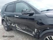 ✅ 2018 Ford Explorer Platinum • VIN: 1FM5K8HT6JGC53261 • Lot: 42423105. Wystawiony na IAAI z przebiegiem 76 694 mil. Bezpłatny archiwum sprzedaży aukcyjnych z USA i szczegółowy raport historii pojazdu na DreamBid. Zdjęcie 6.