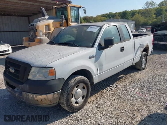 ✅ 2005 Ford F-150 STX • VIN: 1FTRX12W75FB36043 • Lot: 43242064. Wystawiony na IAAI z przebiegiem 200 000 mil. Bezpłatny archiwum sprzedaży aukcyjnych z USA i szczegółowy raport historii pojazdu na DreamBid. Zdjęcie 2.