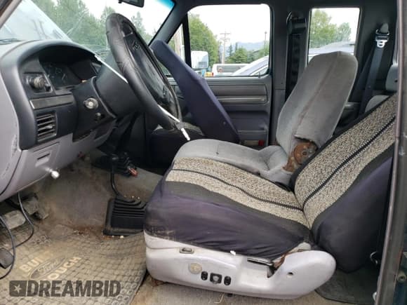 ✅ 1995 Ford F-250 • VIN: 1FTHX26F5SKB55141 • Lot: 66951945. Wystawiony na Copart z przebiegiem 295 266 mil. Bezpłatny archiwum sprzedaży aukcyjnych z USA i szczegółowy raport historii pojazdu na DreamBid. Zdjęcie 7.