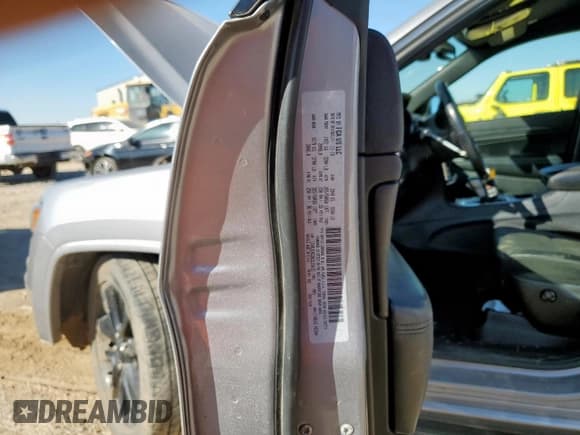 ✅ 2019 Jeep Grand Cherokee Altitude • VIN: 1C4RJEAG3KC615415 • Lot: 84956095. Listed on Copart with 93,933 mi. Free auction sales archive from the USA and detailed vehicle history report at DreamBid. Image 14.