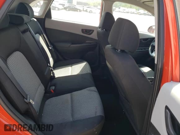 ✅ 2020 Hyundai Kona SE • VIN: KM8K12AA9LU448206 • Лот: 66697853. Опубликован ранее на Copart с пробегом 67 038 миль. Бесплатный доступ к архиву аукционных продаж из США и подробный отчёт об истории автомобиля на DreamBid. Изображение 11.