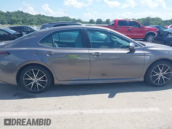 2021 Toyota Camry Hybrid SE с VIN 4T1G31AK5MU560330, выставлен на аукционе IAAI как лот 42707365 с пробегом 140 566 миль миль и . История ставок и продаж доступна на DreamBid. Изображение 14.