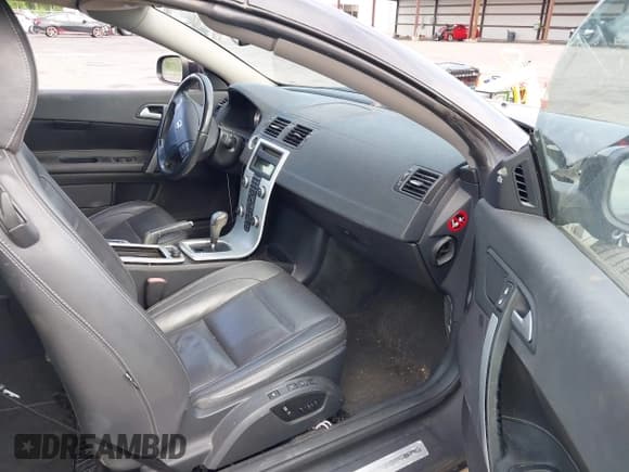 ✅ 2012 Volvo C70 T5 • VIN: YV1672MC5CJ127843 • Лот: 42152642. Опубликован ранее на IAAI с пробегом 121 158 миль. Бесплатный доступ к архиву аукционных продаж из США и подробный отчёт об истории автомобиля на DreamBid. Изображение 5.