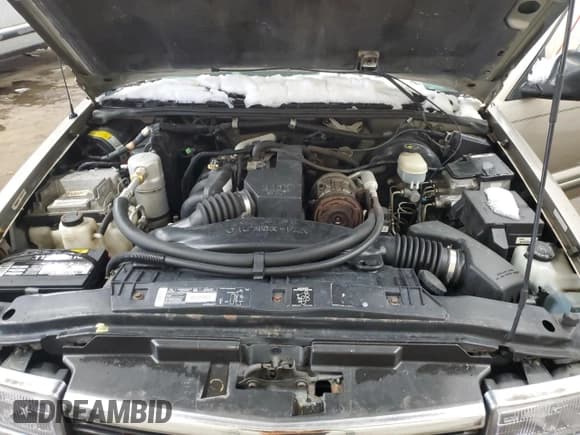 ✅ 1998 Chevrolet S-10 LS • VIN: 1GCCS1947WK194607 • Лот: 85561154. Опубликован ранее на Copart с пробегом 139 246 миль. Бесплатный доступ к архиву аукционных продаж из США и подробный отчёт об истории автомобиля на DreamBid. Изображение 11.