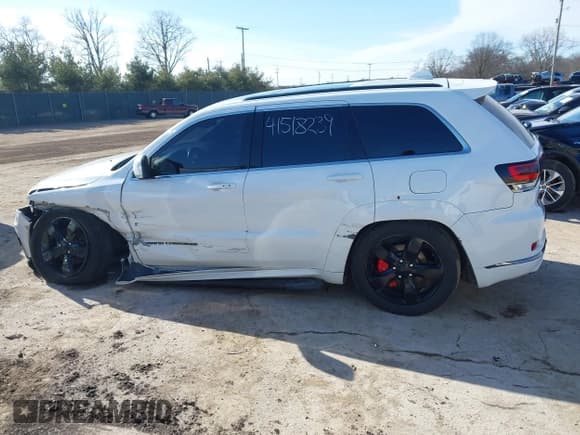 ✅ 2016 Jeep Grand Cherokee Overland • VIN: 1C4RJFCT7GC404435 • Lot: 41518239. Listed on IAAI with 179,960 mi. Free auction sales archive from the USA and detailed vehicle history report at DreamBid. Image 15.