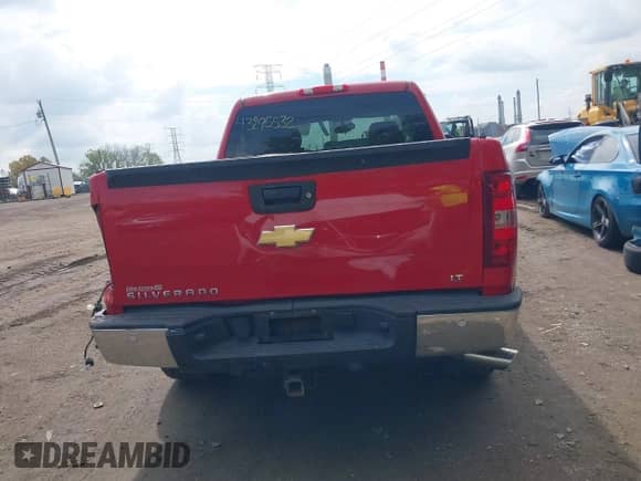 2013 Chevrolet Silverado 1500 LT с VIN 3GCPCSE00DG380842, выставлен на аукционе IAAI как лот 43295532 с пробегом 162 781 миль миль и . История ставок и продаж доступна на DreamBid. Изображение 16.