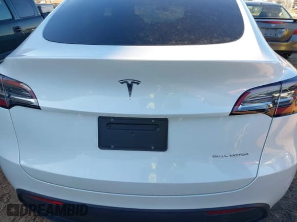 ✅ 2023 Tesla Model Y Long Range • VIN: 7SAYGDEE7PF683016 • Lot: 41342757. Wystawiony na IAAI z przebiegiem 25 895 mil. Bezpłatny archiwum sprzedaży aukcyjnych z USA i szczegółowy raport historii pojazdu na DreamBid. Zdjęcie 16.