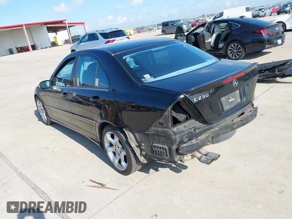 ✅ 2007 Mercedes-Benz C 230 Sport • VIN: WDBRF52H47F930592 • Lot: 43204057. Wystawiony na IAAI z przebiegiem 108 438 mil. Bezpłatny archiwum sprzedaży aukcyjnych z USA i szczegółowy raport historii pojazdu na DreamBid. Zdjęcie 3.