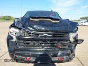 ✅ 2022 Chevrolet Silverado 1500 LT Trail Boss • VIN: 3GCUDFED6NG637224 • Lot: 43317334. Wystawiony na IAAI z przebiegiem 41 714 mil. Bezpłatny archiwum sprzedaży aukcyjnych z USA i szczegółowy raport historii pojazdu na DreamBid. Zdjęcie 12.
