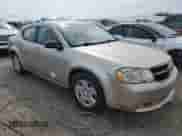 2008 Dodge Avenger SE z VIN 1B3LC46K98N150015, wystawiony jako Copart lot #74669544 z przebiegiem 101 069 mil mil oraz Nie do naprawy • Non repairable. Historia ofert i sprzedaży dostępna na DreamBid. Obrazek 4.