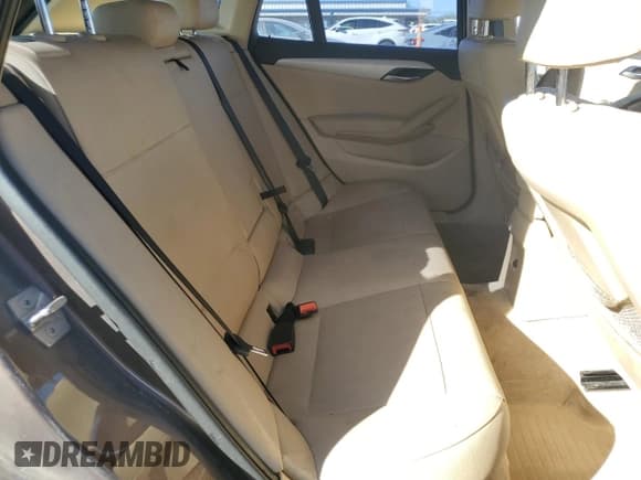 ✅ 2014 BMW X1 xDrive28i • VIN: WBAVL1C58EVY21025 • Lot: 82755385. Wystawiony na Copart z przebiegiem 65 037 mil. Bezpłatny archiwum sprzedaży aukcyjnych z USA i szczegółowy raport historii pojazdu na DreamBid. Zdjęcie 11.