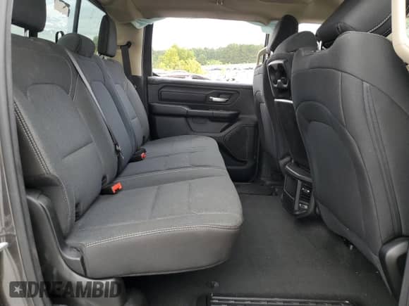 2020 Ram 1500 Tradesman z VIN 1C6RREGTXLN237345, wystawiony jako Copart lot #71566015 z przebiegiem 69 685 mil mil oraz Szkoda całkowita • Salvage title. Historia ofert i sprzedaży dostępna na DreamBid. Obrazek 10.